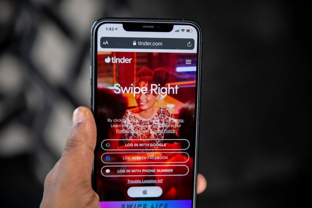 How Does Tinder Hot Takes Function?